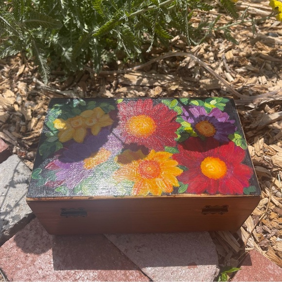 Floral Burst Art Painted Sewing box - Red, Yellow, Purple painted floral box. - Picture 5 of 7